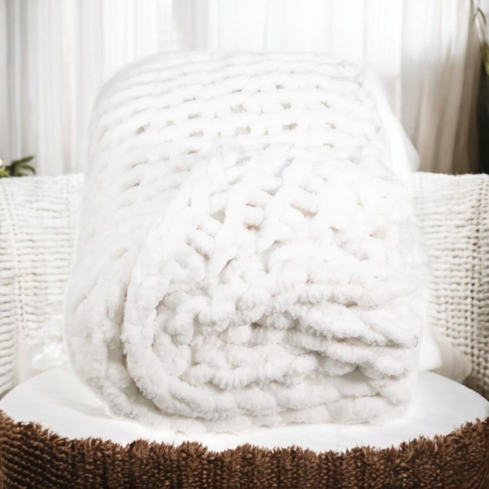 AVIVA STANOFF Marshmallow Chunky Knit Throw 50X70” in Cream Color - Picture 5 of 5